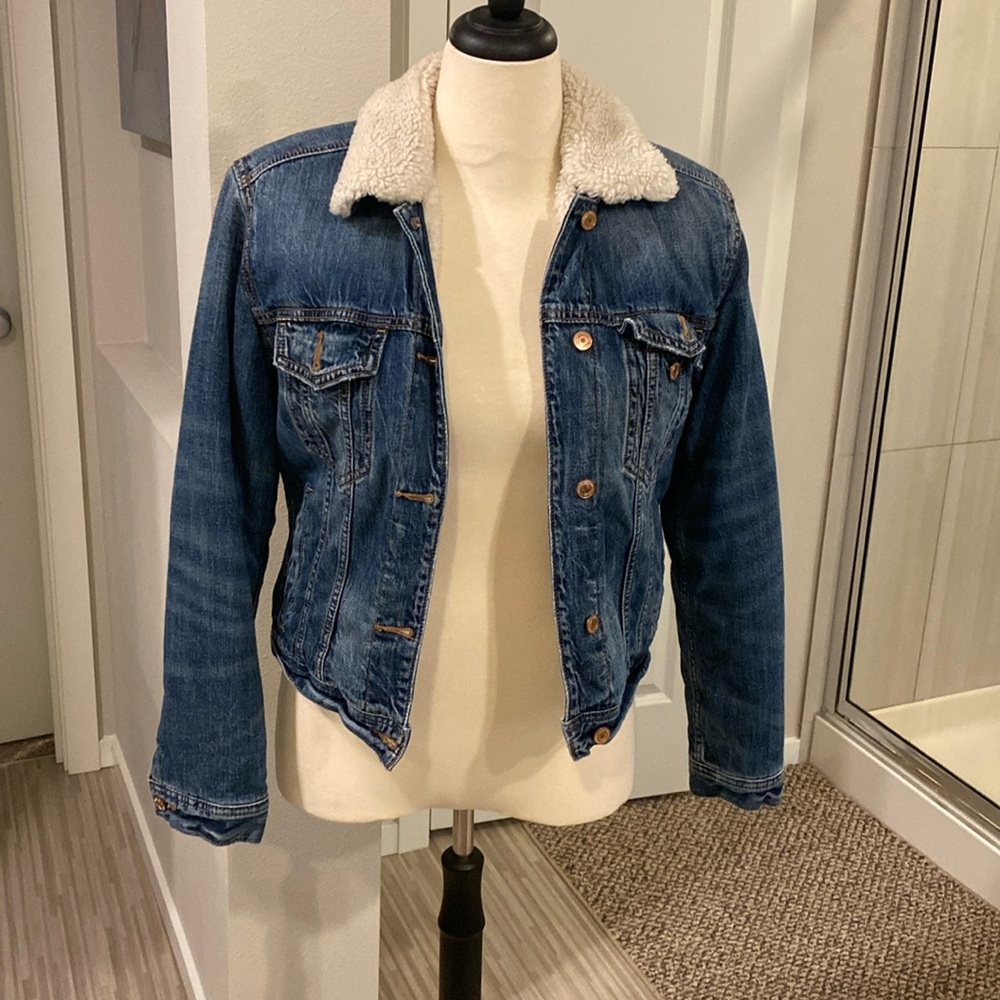 American Eagle denim and fleece Sherpa lining